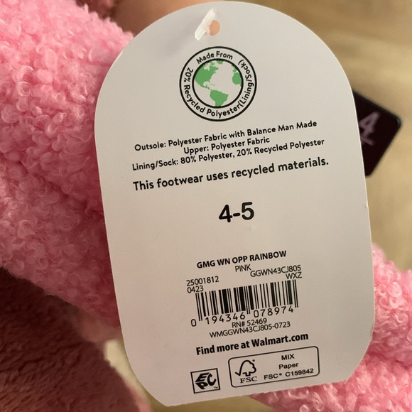 Pink slippers size 4-5 - Picture 2 of 3